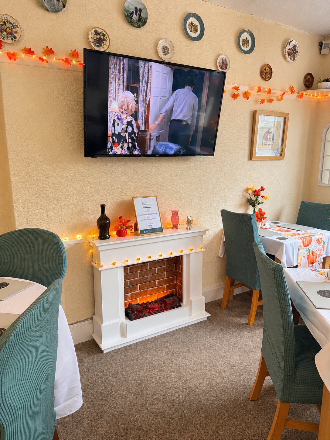 The dining lounge at The Singlecote